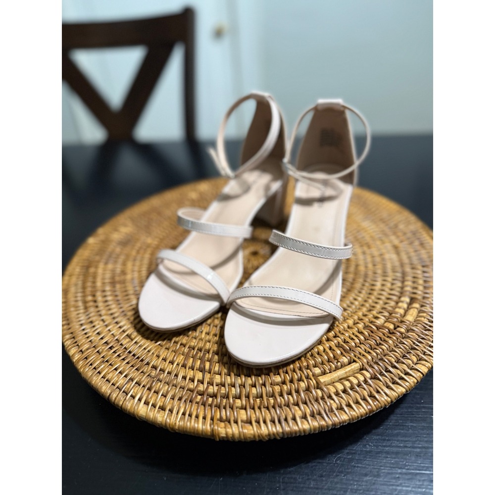 Steve Madden Lana Nude Patent Triple Strap Block Heel Sandals Size 6M
